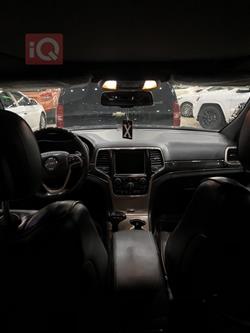 جیپ گراند شیرۆکی